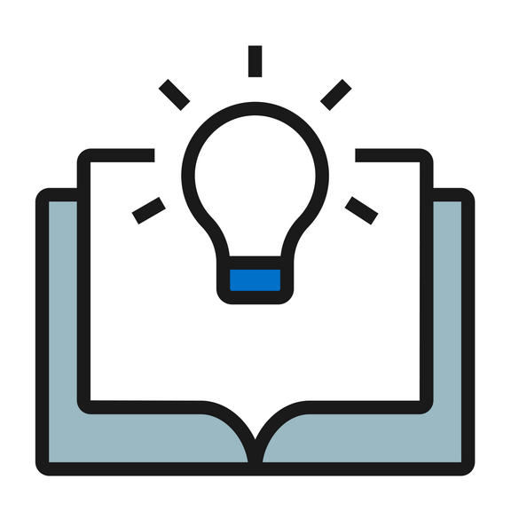 aufgeklapptes Buch mit einer Glühbirne